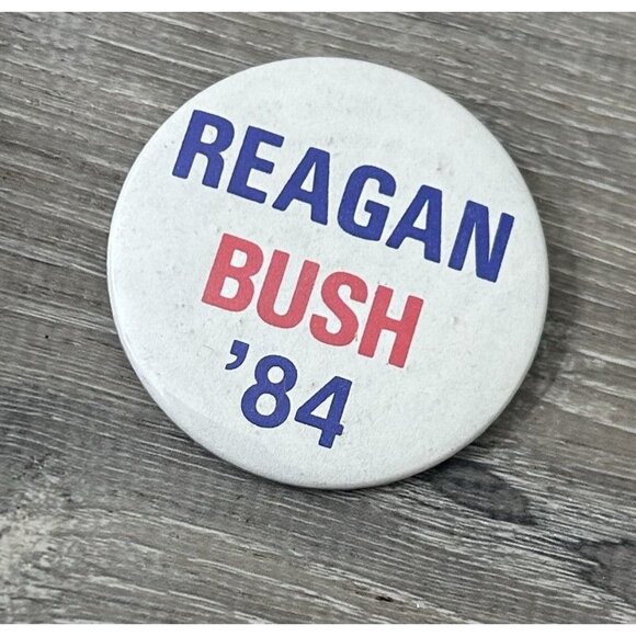 Presidential Ronald Reagan George Bush Pin Back Campaign 1984 - Picture 1 of 4